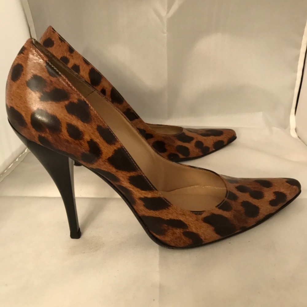 Stuart Weitzman Jaguar Pumps 😍😍